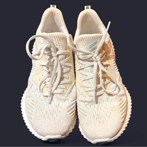 Women's 9 Adidas Alphabounce Beyond Cloud White